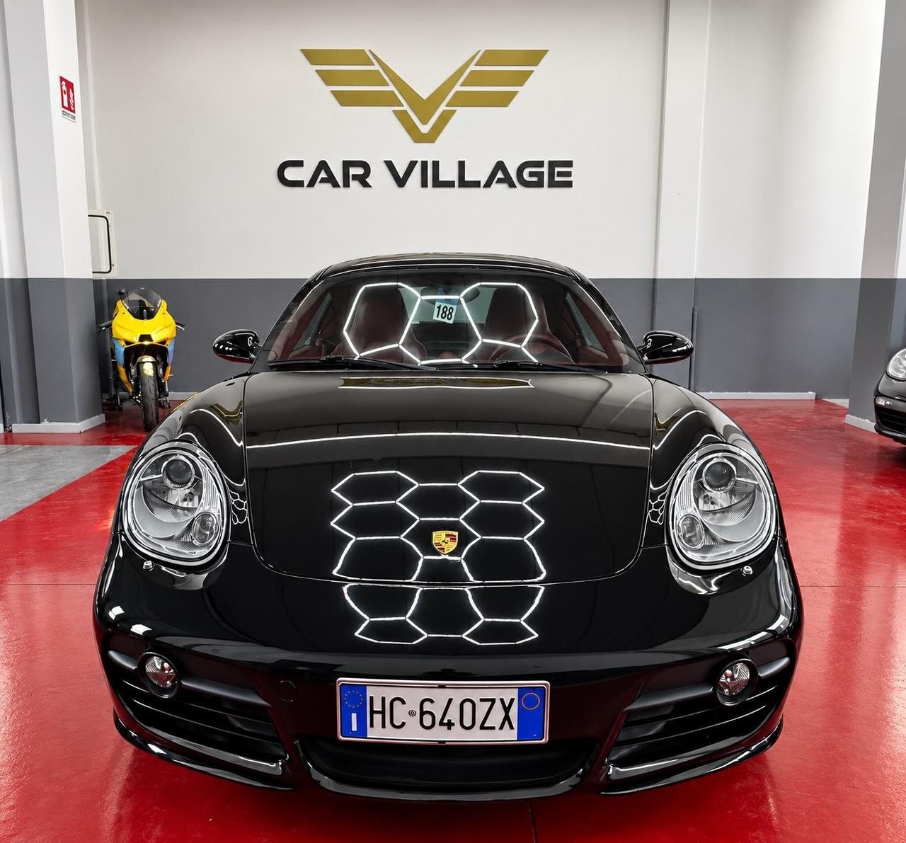 Porsche Cayman 2.7