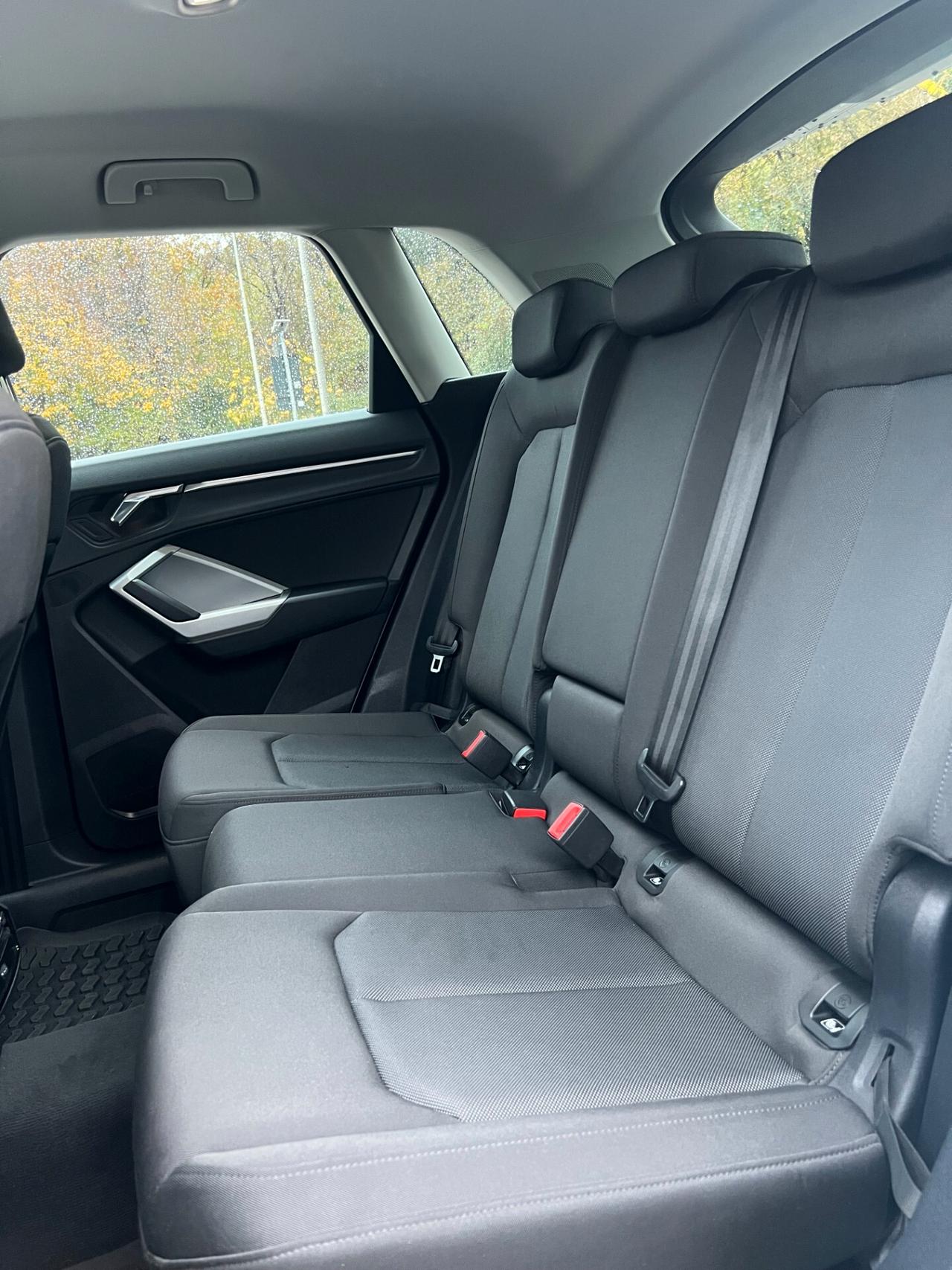 Audi Q3 35 TDI S tronic Business