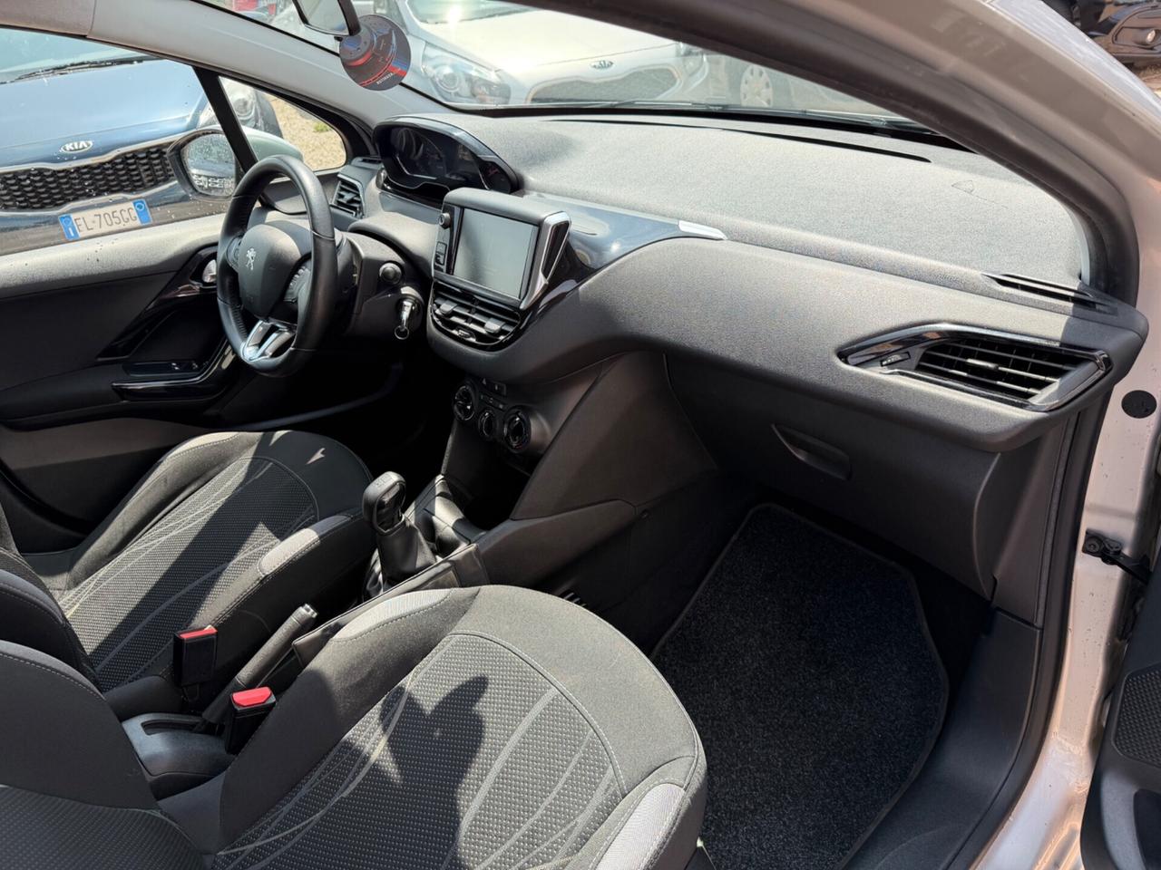 Peugeot 208 1.4 HDi 68 CV 5 porte Allure