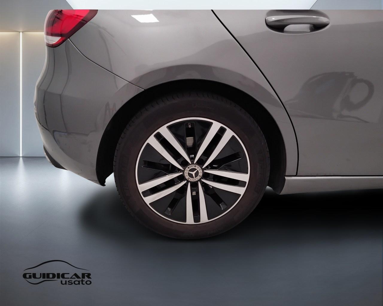 Mercedes-Benz Classe A - W177 2018 - A 180 d Sport auto
