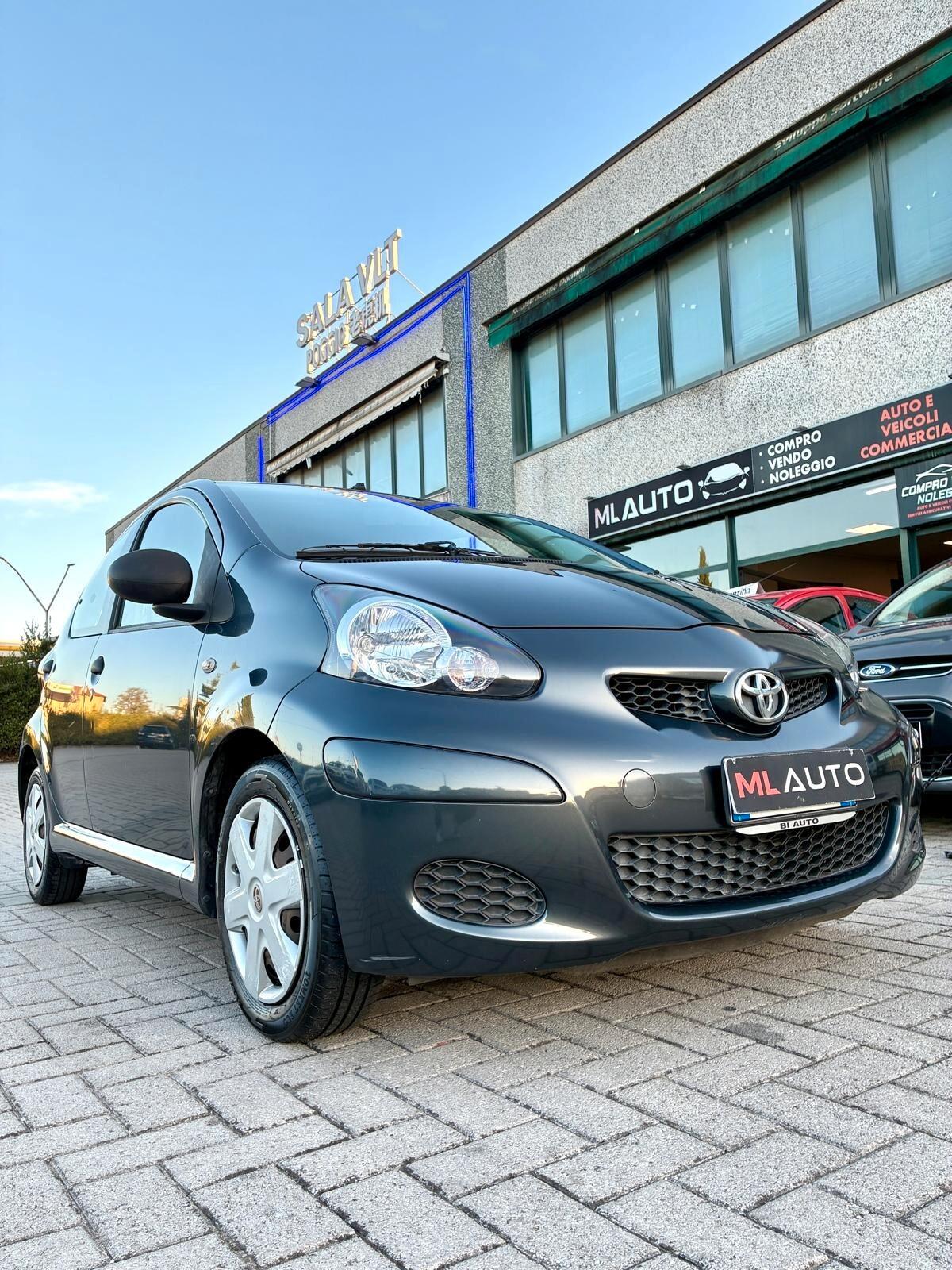 Toyota Aygo 1.0 12V VVT-i 5 porte Deep Ocean Connect MMT