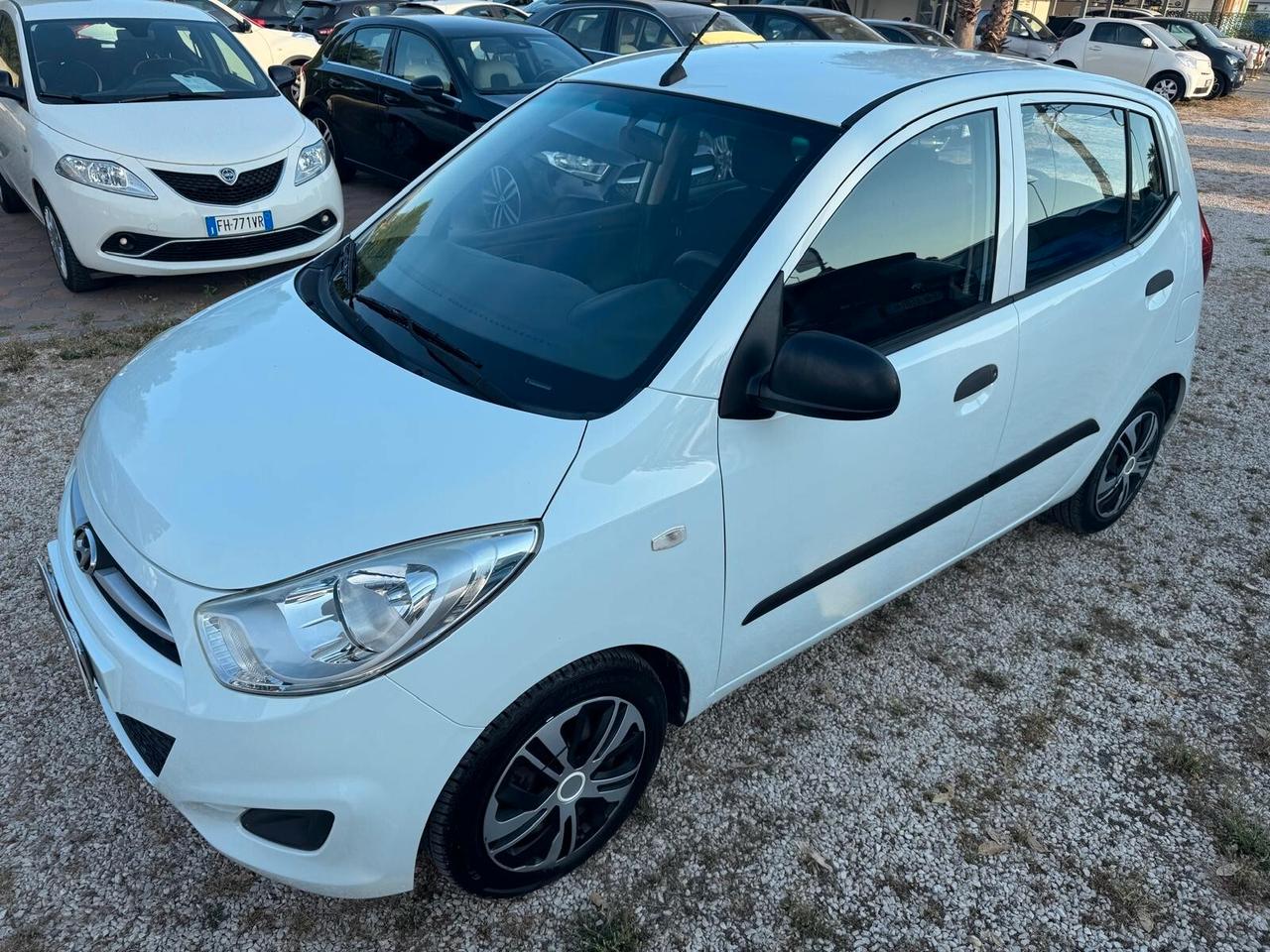 HYUNDAI - i10 - 1.1 12V Classic - NEOPATENTATI - FINANZIABILE