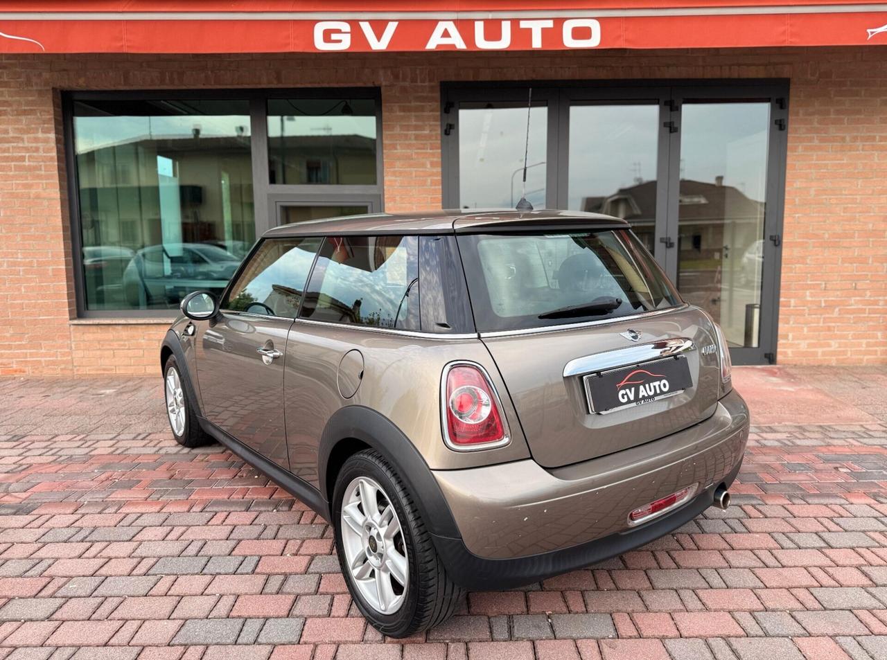 Mini Cooper one 1.6
