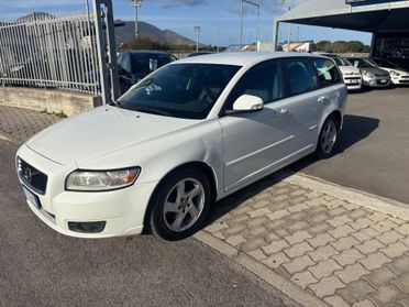 Volvo V50 D4 R-design