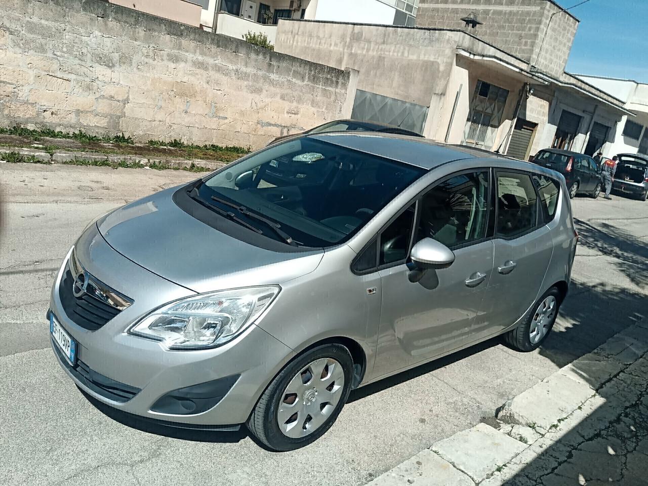 Opel Meriva 1.4 benzina