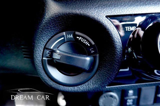 TOYOTA Hilux 2.8 D-4D A/T 4WD 4 porte Double Cab GR SPORT