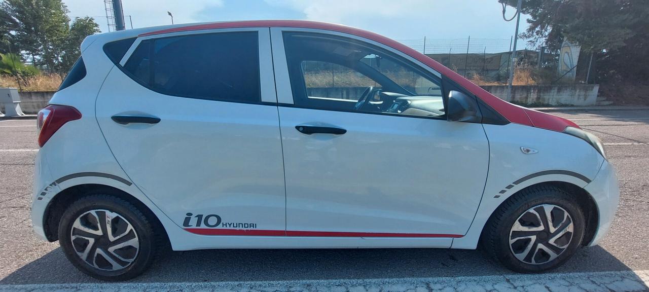 HIUNDAI I10 BENZINA 1,0 5 POSTI TELFONO X NEOPATENTATI IMPECCABILE GOMME NUOVE