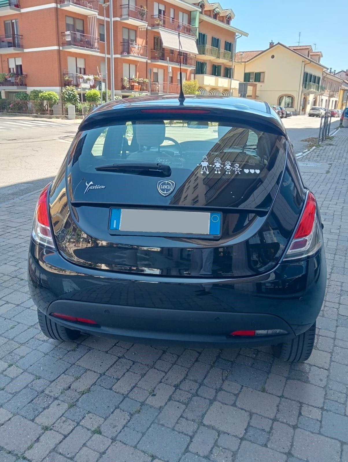Lancia Ypsilon 0.9 TwinAir 85 CV 5 porte Metano Ecochic