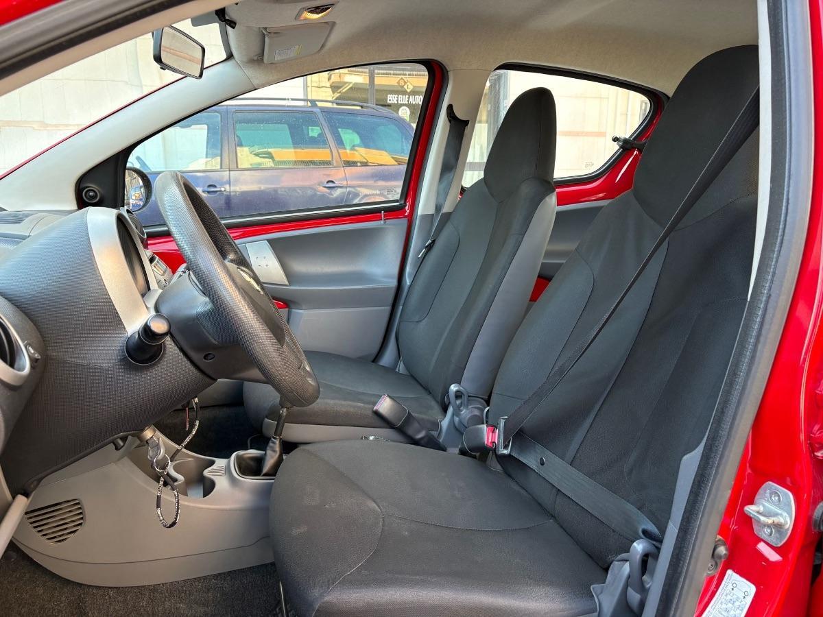 TOYOTA - Aygo - 12V VVT-i 5 porte Sol Conn. Red Ed.