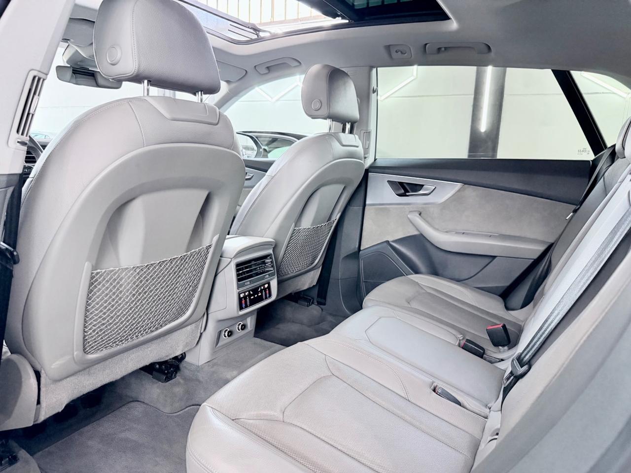 Audi Q8 50 TDI quattro tiptronic S-LINE PANORAMICO