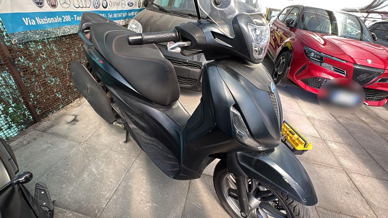 Piaggio Beverly 400 del 2022 USATO