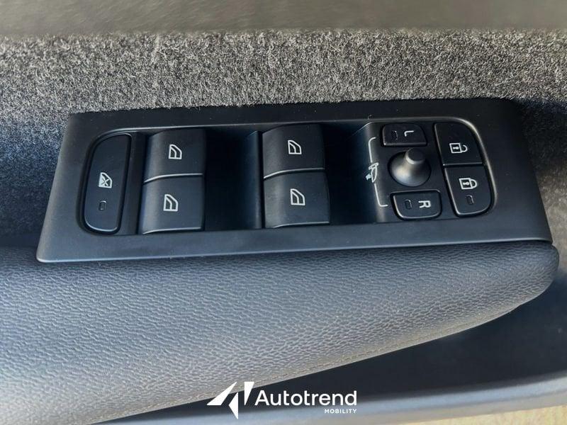 Volvo XC40 D3 150 CV Automatica Momentum Pro