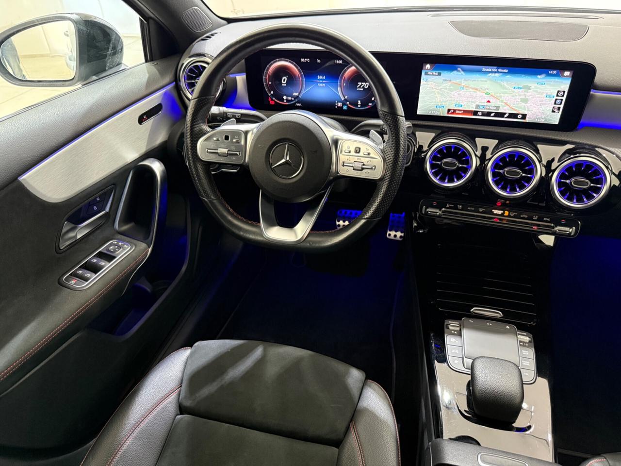 MERCEDES-BENZ A 180 D AUTOMATIC PREMIUM IVA ESPOSTA