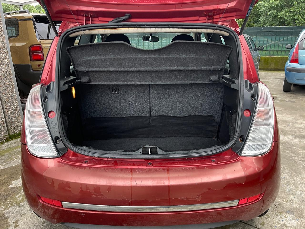 Lancia Ypsilon 1.2 benzina euro4 neopatentati