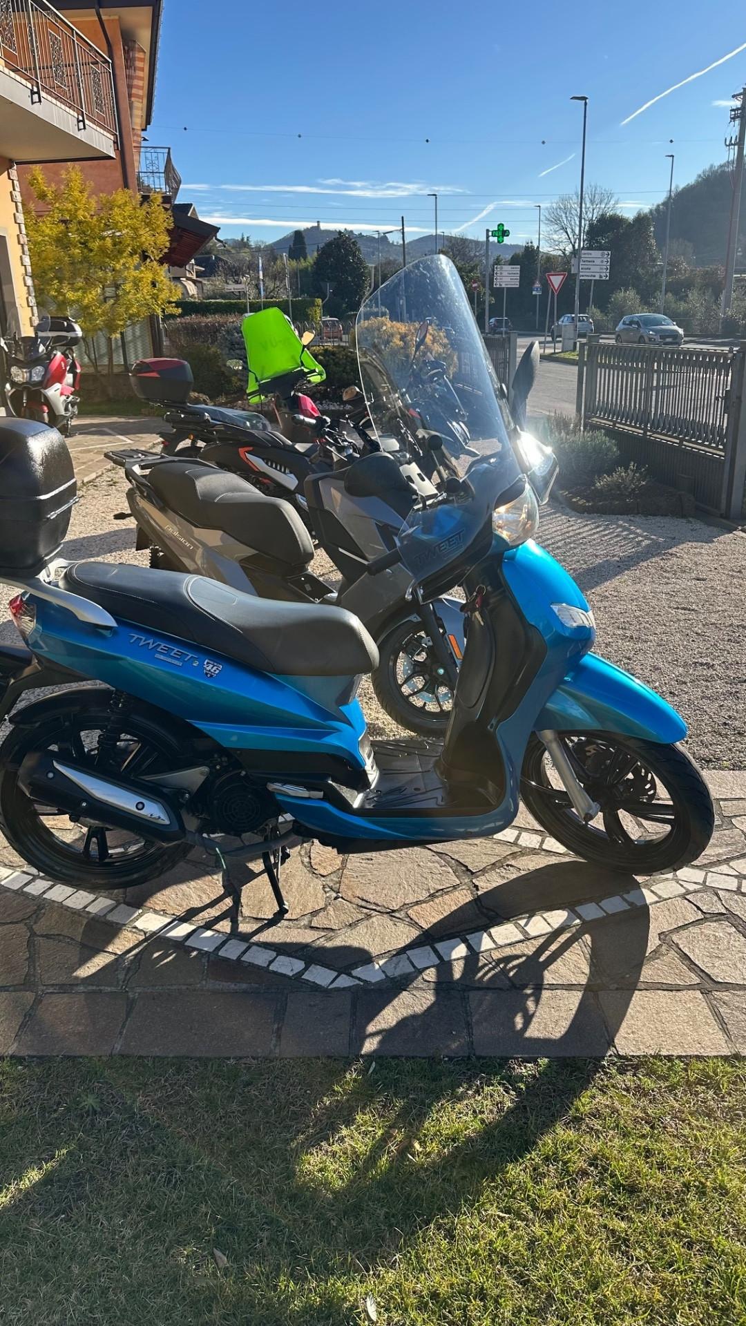 Peugeot Tweet Evo 2 150 Parabrezza e bauletto