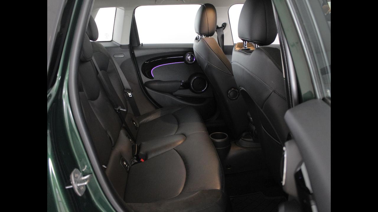 MINI Mini IV F55 2018 5p - Mini 5p 2.0 Cooper SD Business auto