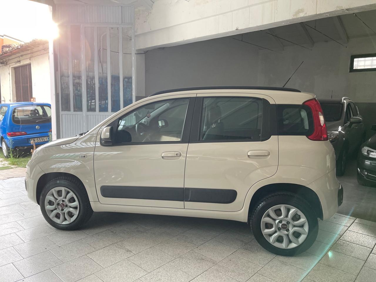 Fiat Panda 0.9 TwinAir Turbo Natural Power Lounge (62 kw)