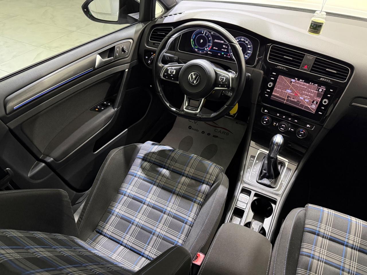 VOLKSWAGEN GOLF GTE UNICO PROPRIETARIO