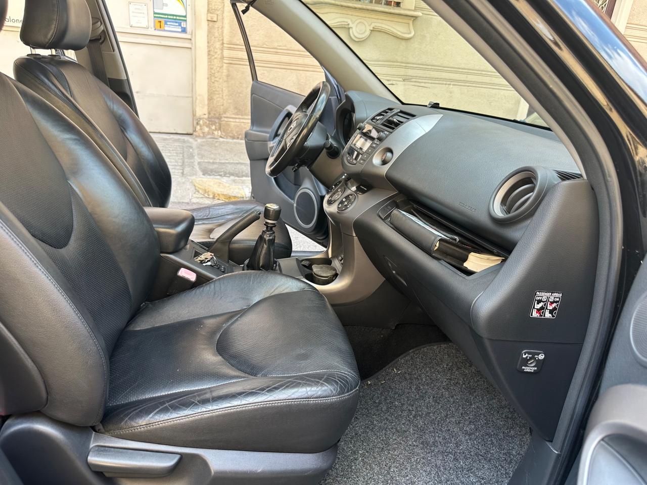 Toyota RAV 4 RAV4 2.2 D-4D 177 CV Luxury