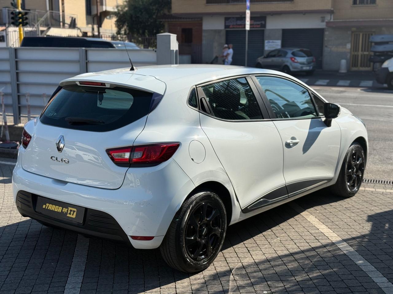 Renault Clio 1.2 75CV 5 porte LIMITED GARANTITA