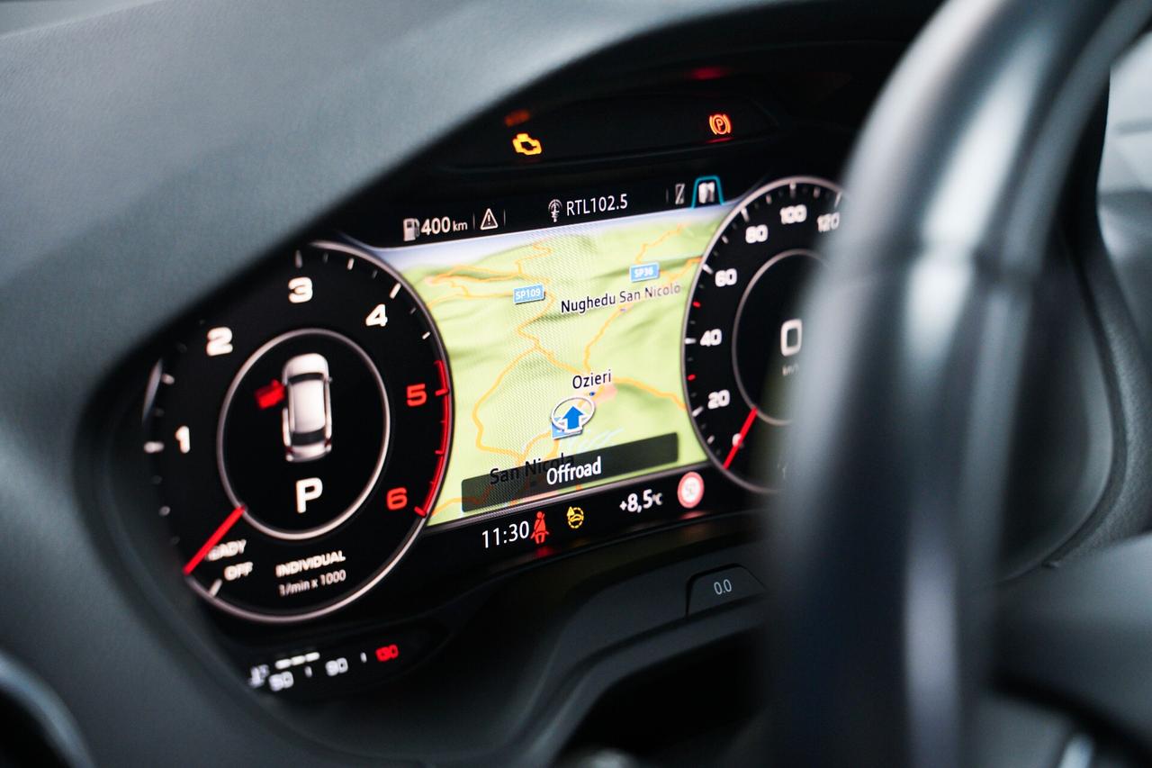 Audi Q2 35 TDI S tronic Identity Black