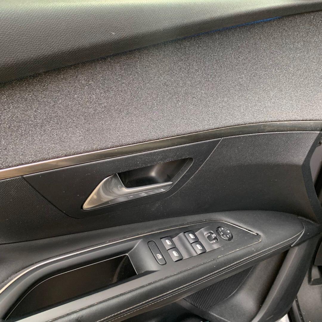 Peugeot 3008 Allure **LEGGI INFO**