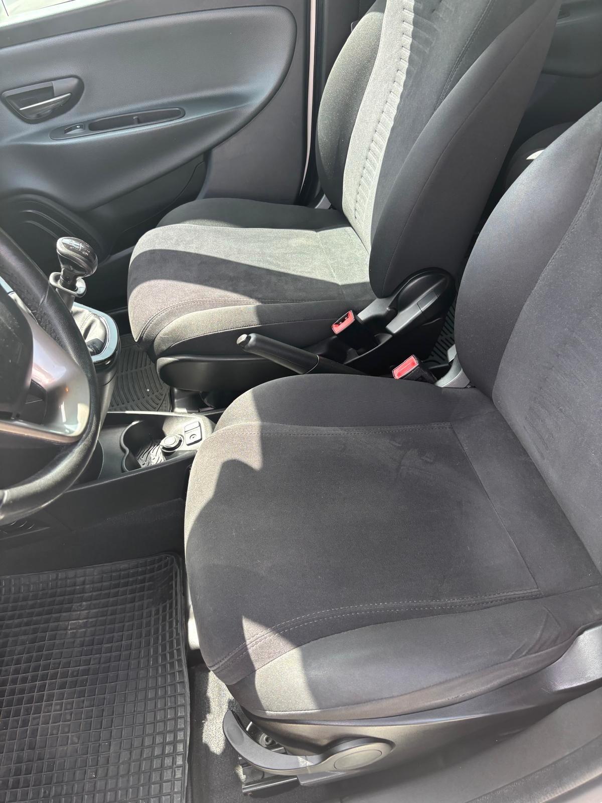 Lancia Ypsilon 0.9 TwinAir 85 CV 5 porte Metano Ecochic Gold