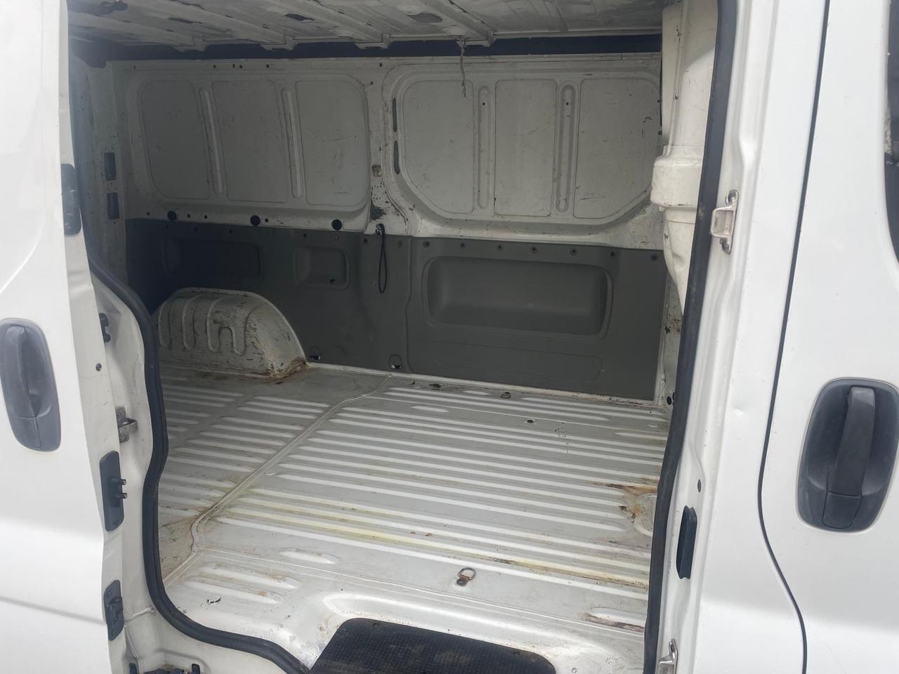 Renault Trafic T27 2.0 Diesel 2009