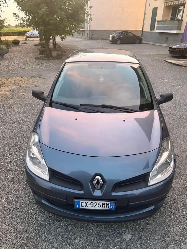 RENAULT CLIO 1.2 BENZ NEOPATENTATI