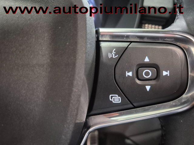 VOLVO XC40 B4 AWD Geartronic R-design