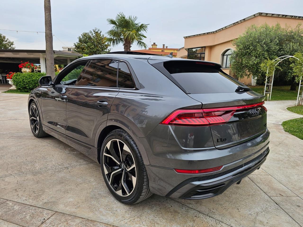 Audi Q8 50 TDI SLINE INT EST