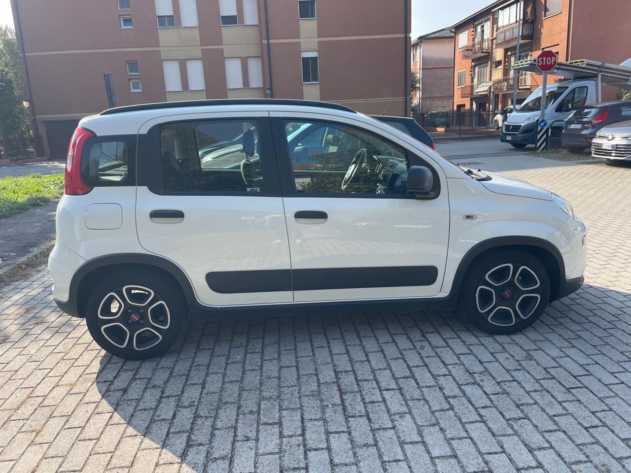 Fiat Panda 1.0 FireFly S&S Hybrid Sport NEOPATENTATI