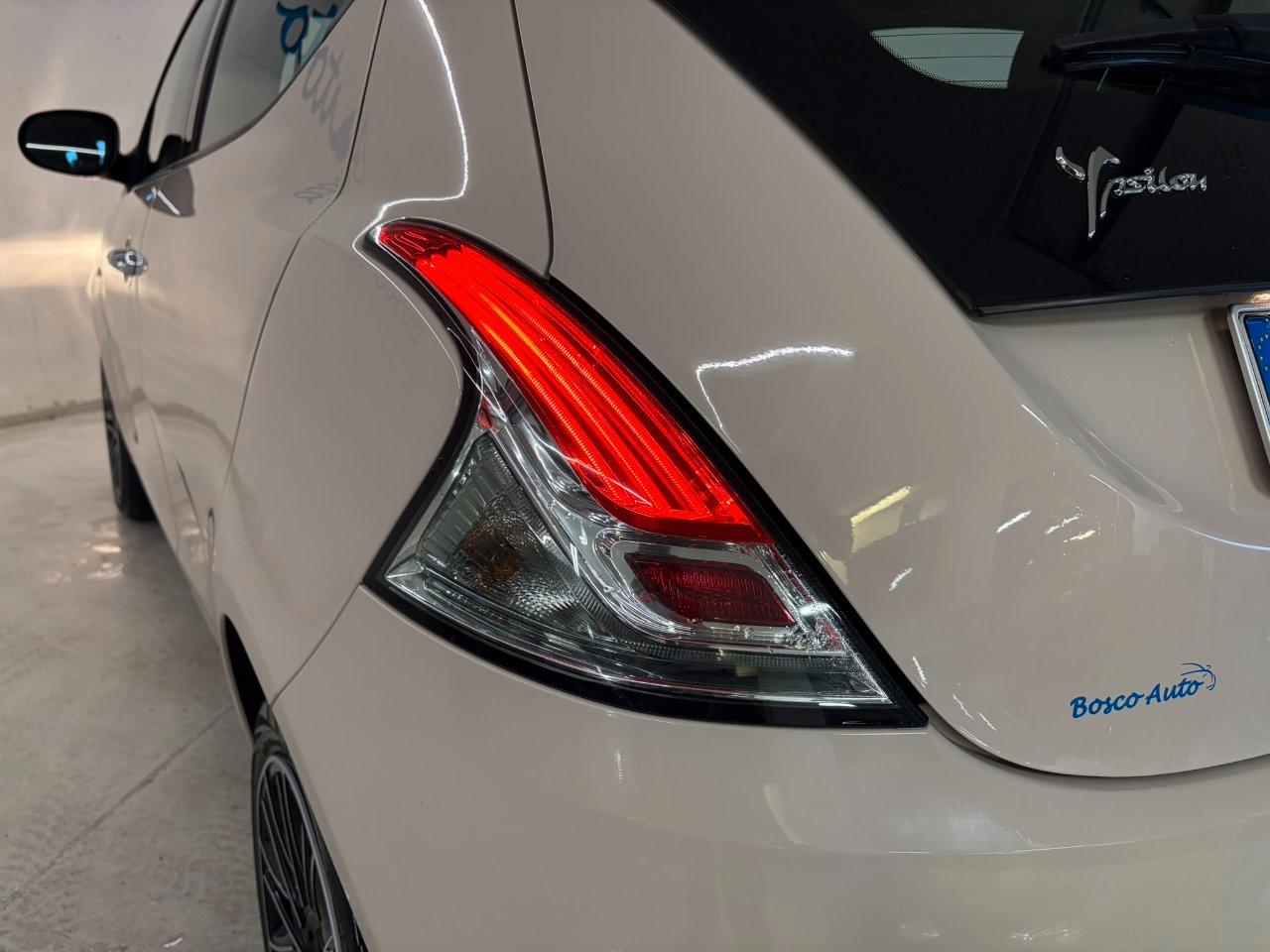 Lancia Ypsilon 5 Porte Ypsilon 1.2 Gold 69cv my16