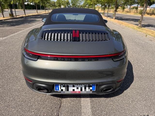 PORSCHE 992 Carrera 4 Cabriolet AVENTURINE MET.