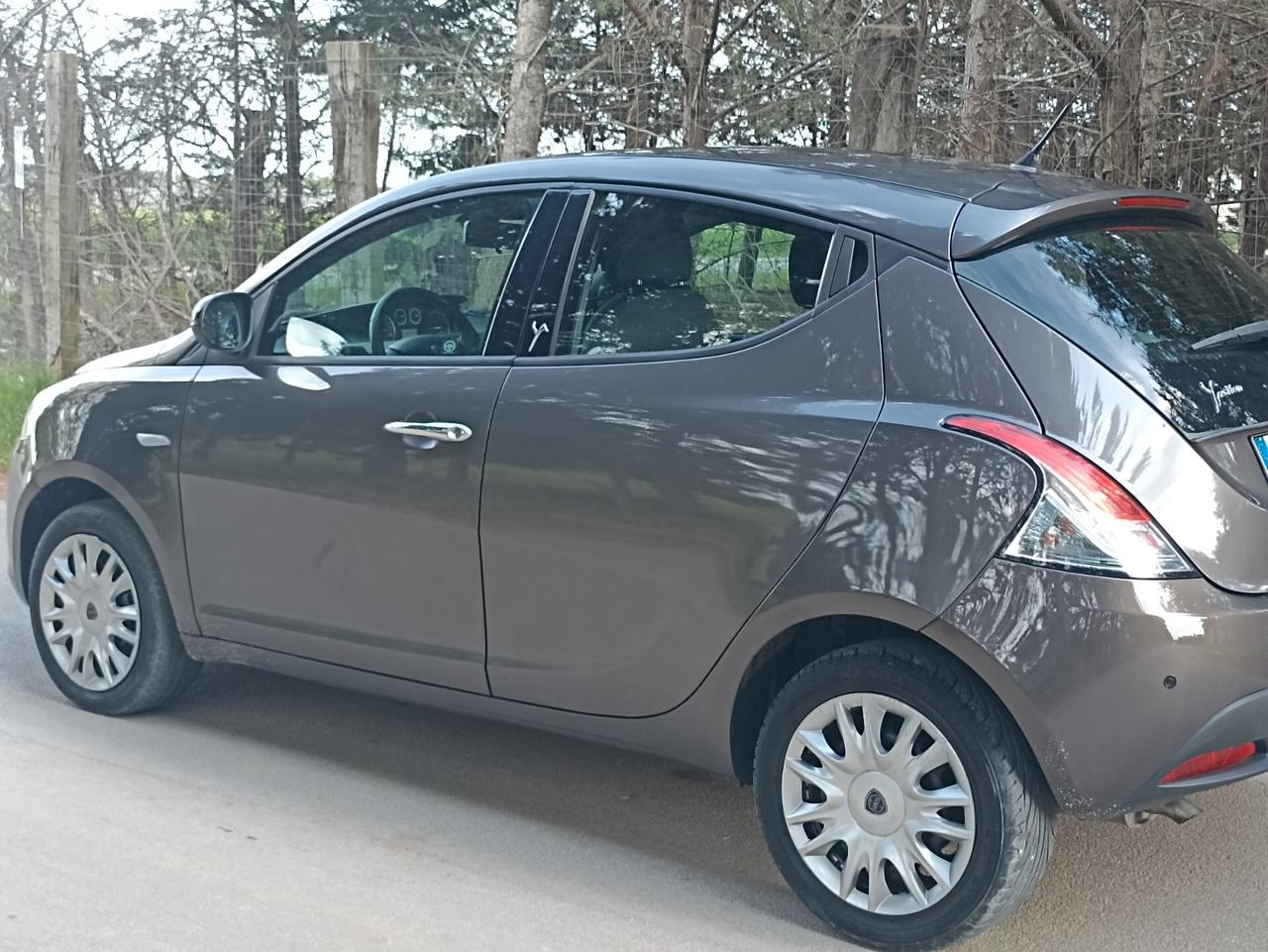 LANCIA YPSILON 1.3 DIESEL 95cv 10/12 KM116.000 2PROP