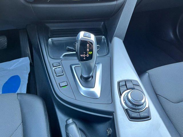 BMW 318 d Touring Business Advantage autom.