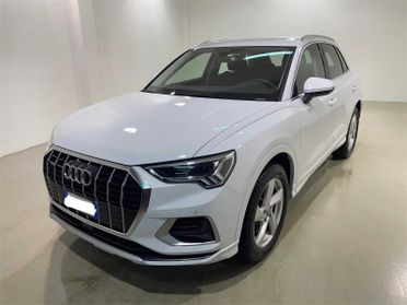 AUDI Q3 Q3 40 TDI quattro S tr. Business Adv.