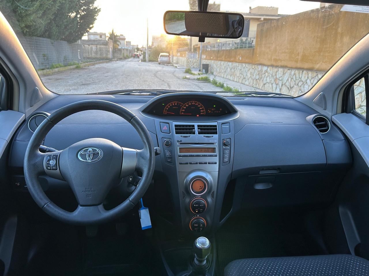 Toyota Yaris 1.3 5 porte Sol