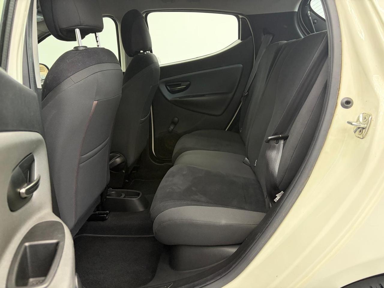 Lancia Ypsilon 0.9 TwinAir 85 CV 5 porte Metano Ecochic Gold