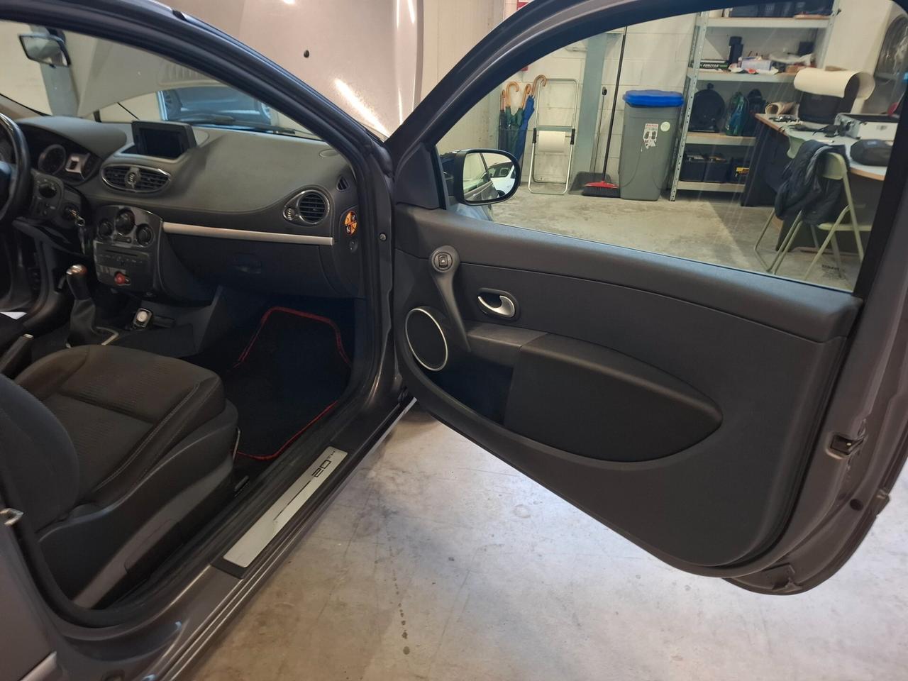 Renault Clio 1.2 16V 3 porte Dynamique