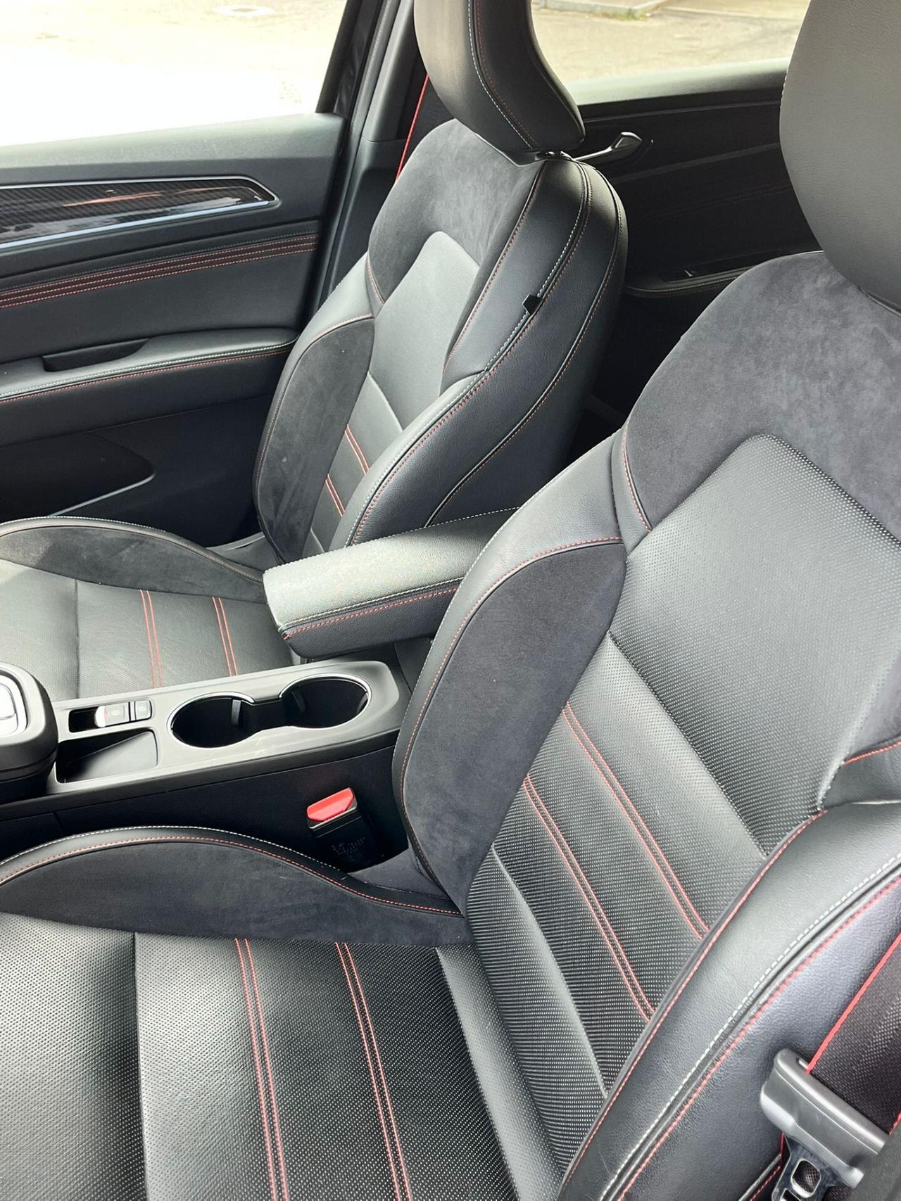 Renault Arkana Hybrid E-Tech 145 CV R.S. Line