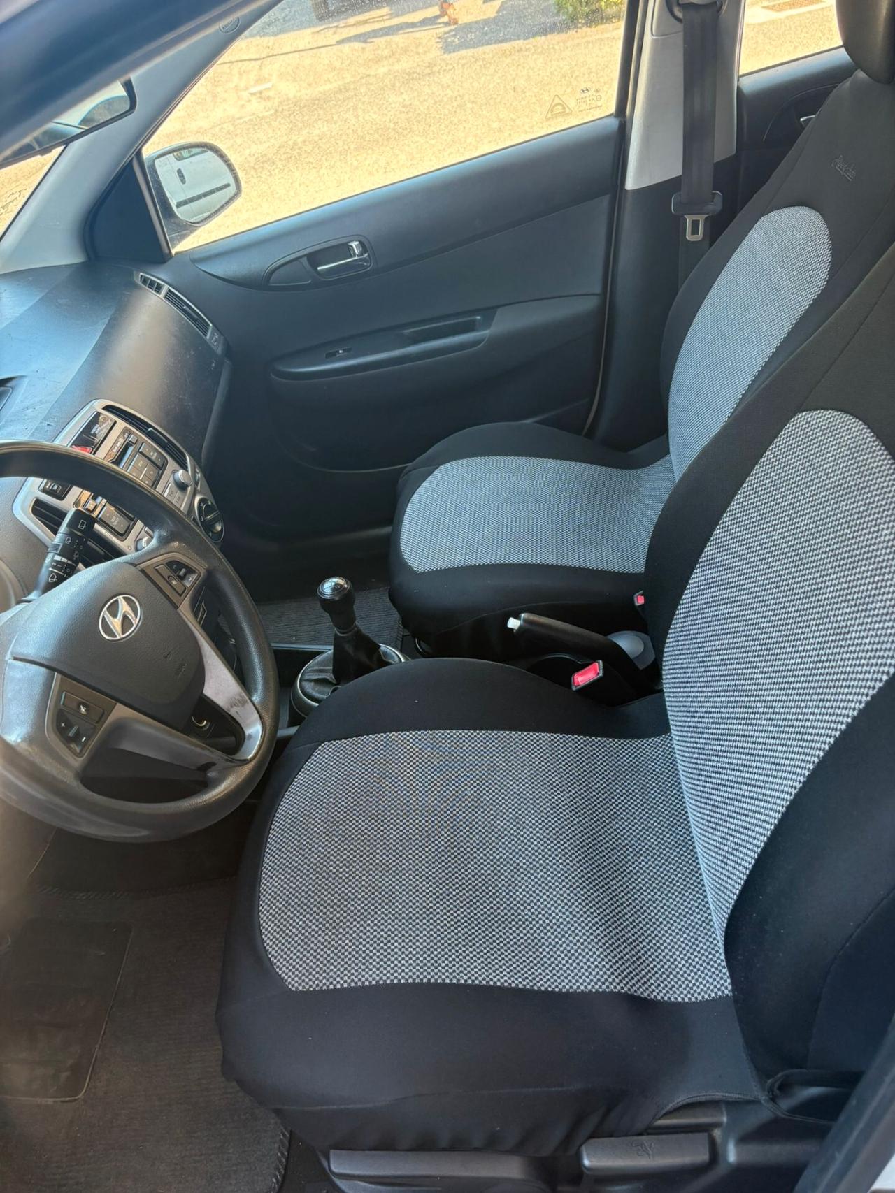 HYUNDAI i20 1.2 84 CV GPL EURO 5B 2014 – 284.000 KM – REVISIONATA – AUTO FUNZIONANTE