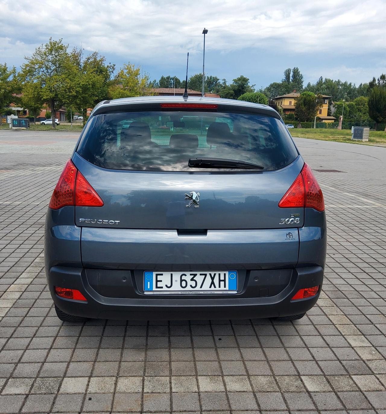 Peugeot 3008 1.6 e-HDi 112CV cambio robotizzato Stop&Start Allure