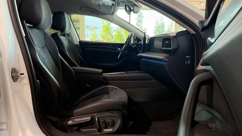 Volkswagen Passat Variant 2.0 TDI SCR EVO 110kW Business DSG Camera 360° LED 17"