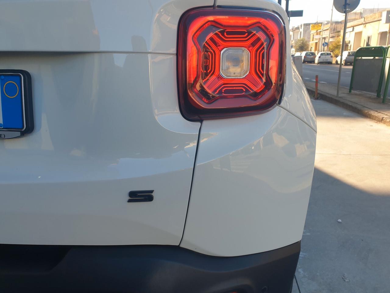 Jeep Renegade 1.6 Mjt DDCT 120 CV S