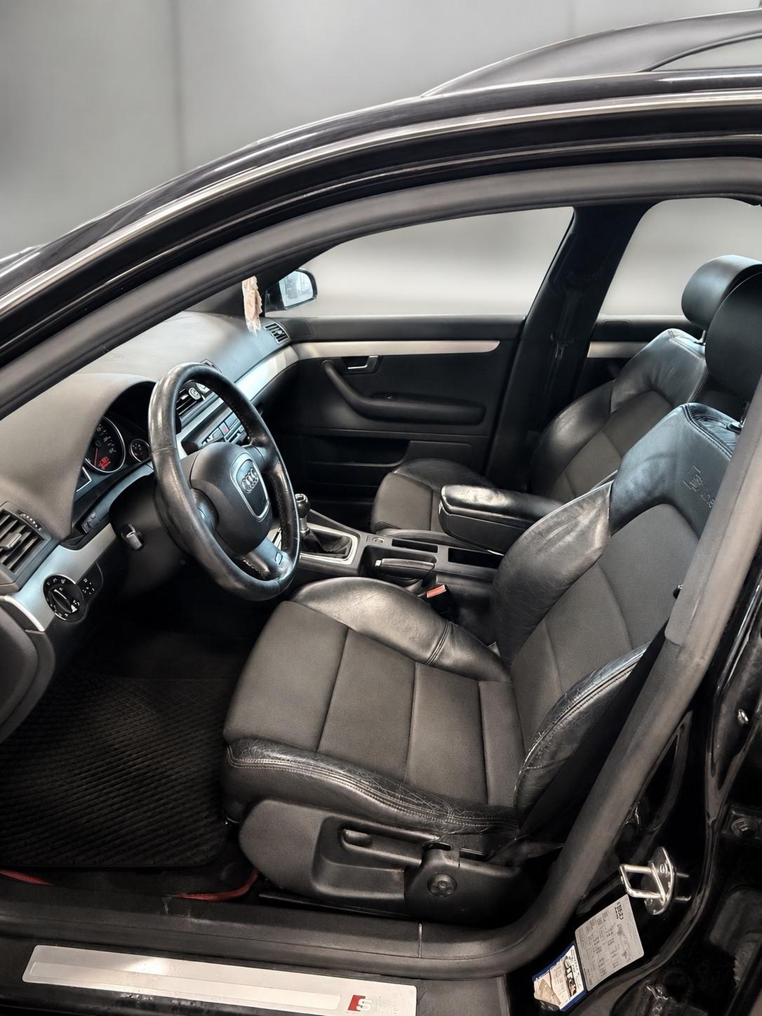 Audi A4 2.0 16V TDI Avant S-line