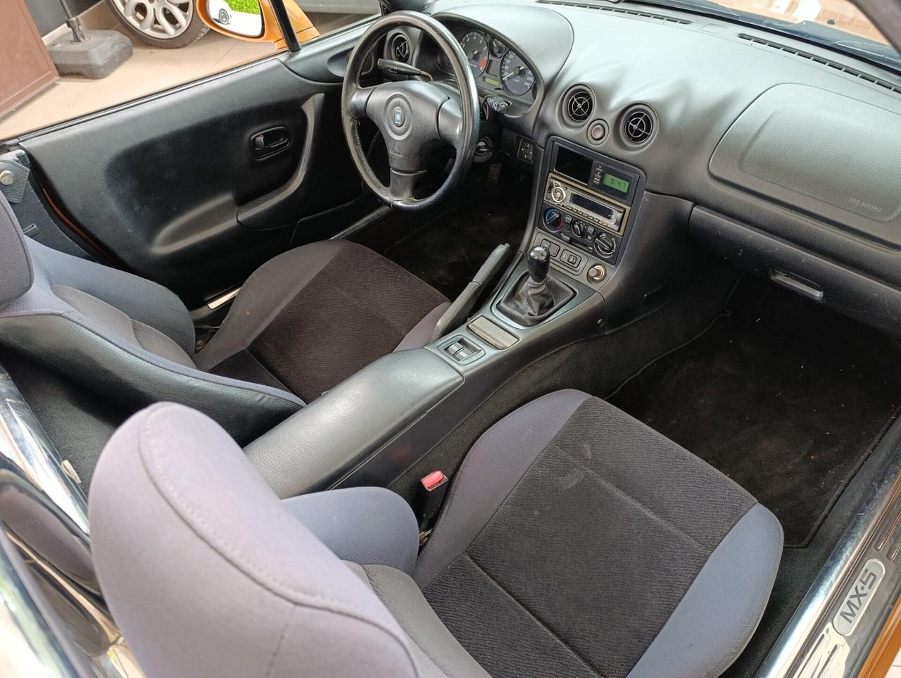 Mazda MX-5 1.8i 16V cat 10th Anniversary