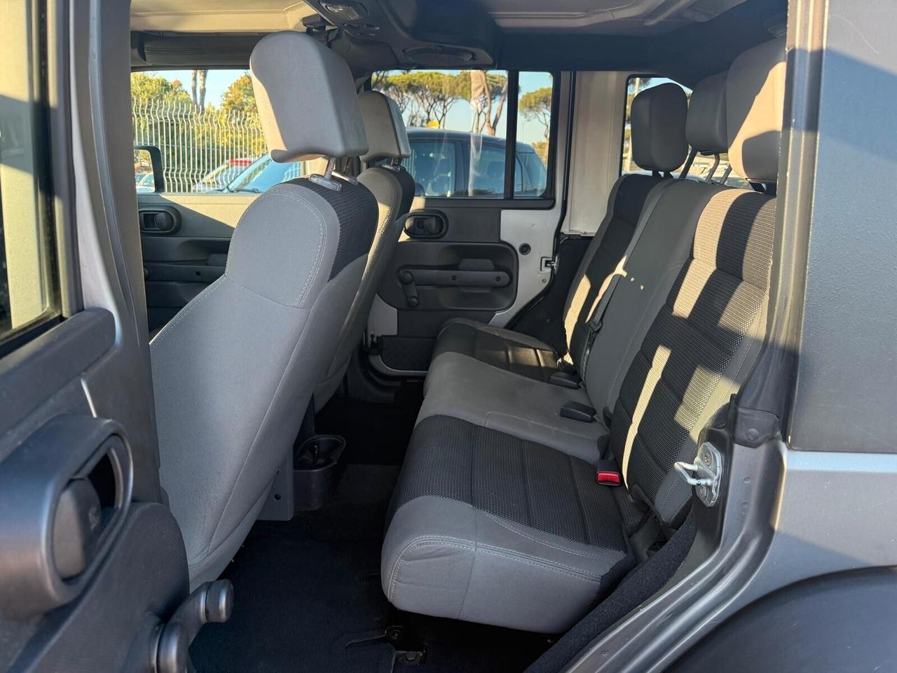 Jeep Wrangler Unlimited 2.8 CRD Sport Auto