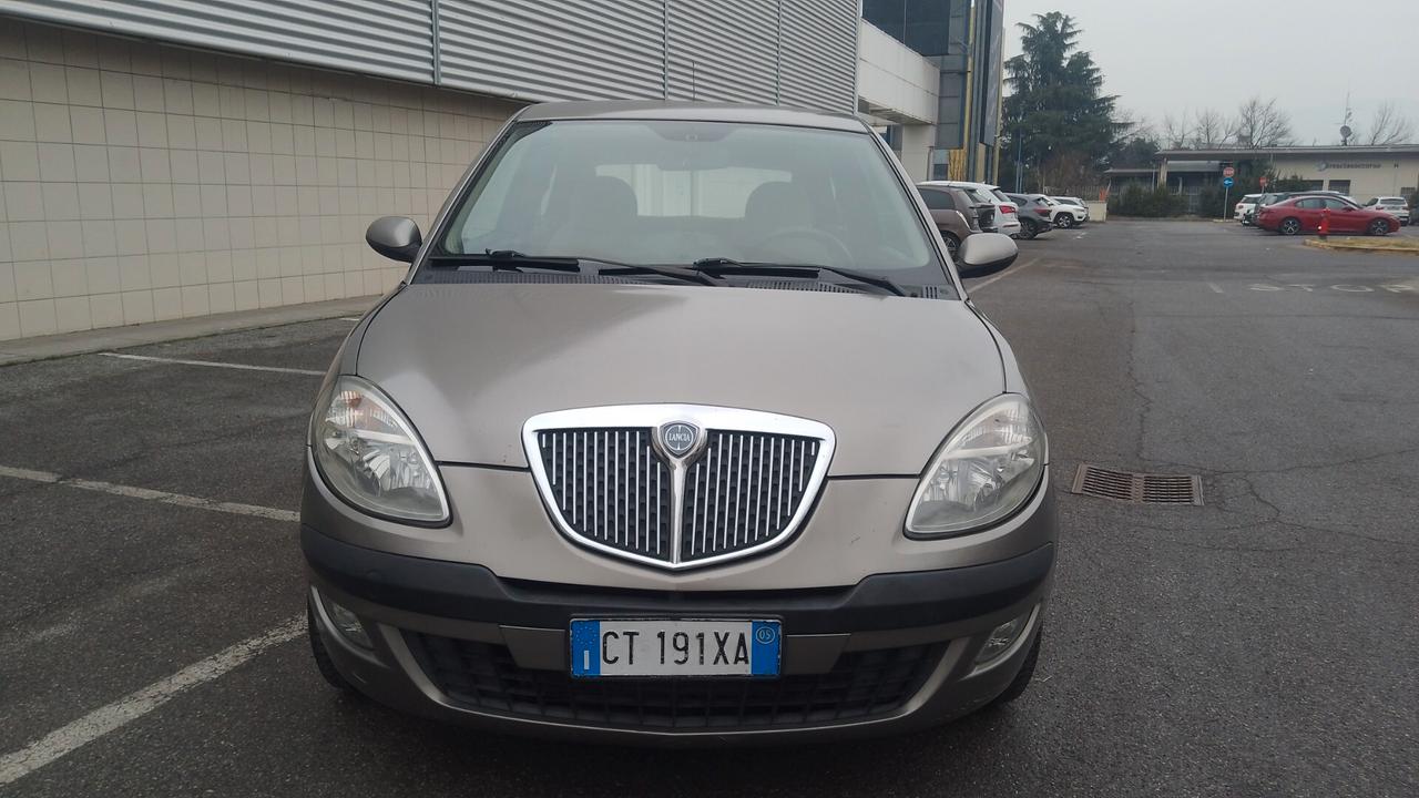 Lancia Ypsilon 1.2 BZ neopatentati 2005