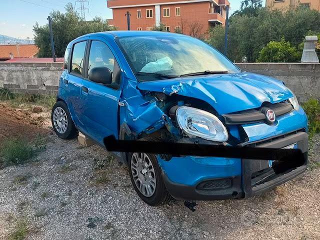 AUTO SINISTRATA